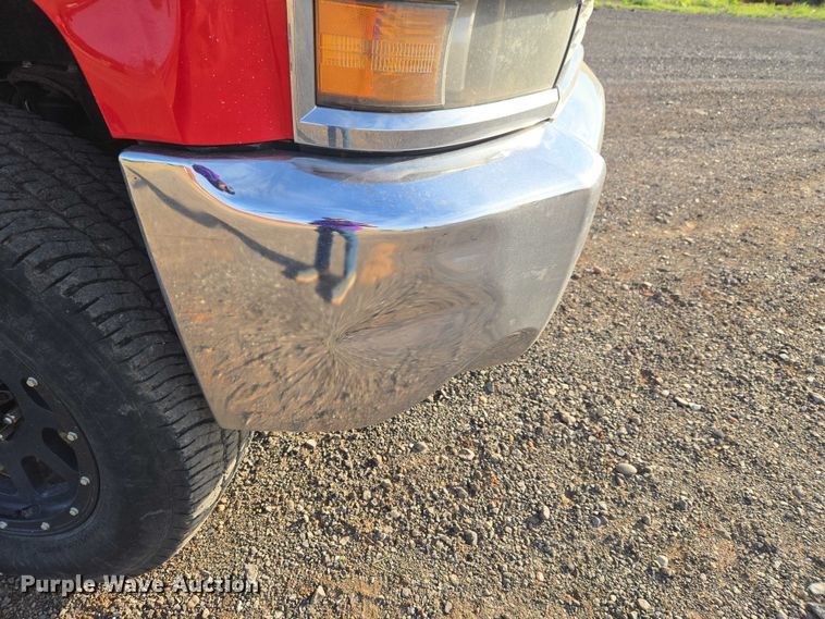 image for item ET5072 2016 Chevrolet Silverado 2500HD Ext. Cab pickup truck