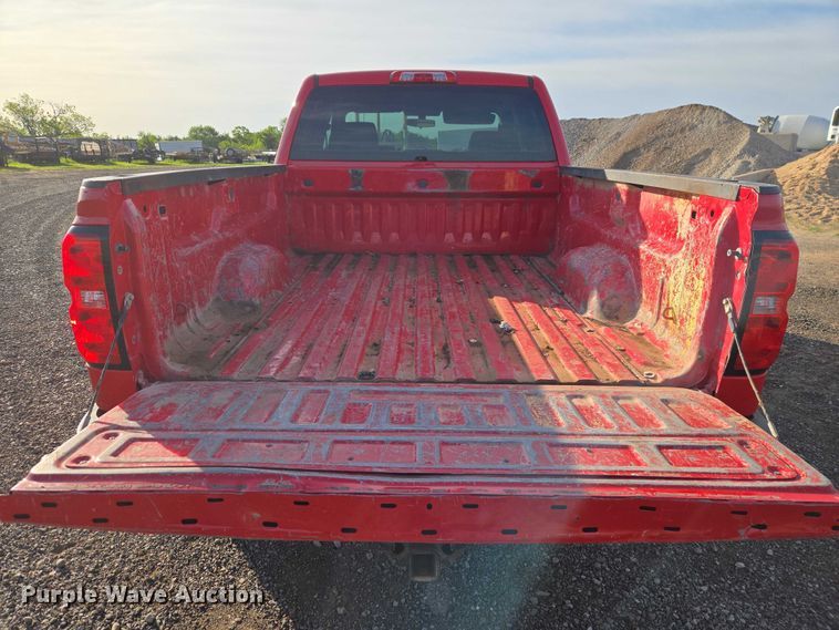 image for item ET5072 2016 Chevrolet Silverado 2500HD Ext. Cab pickup truck