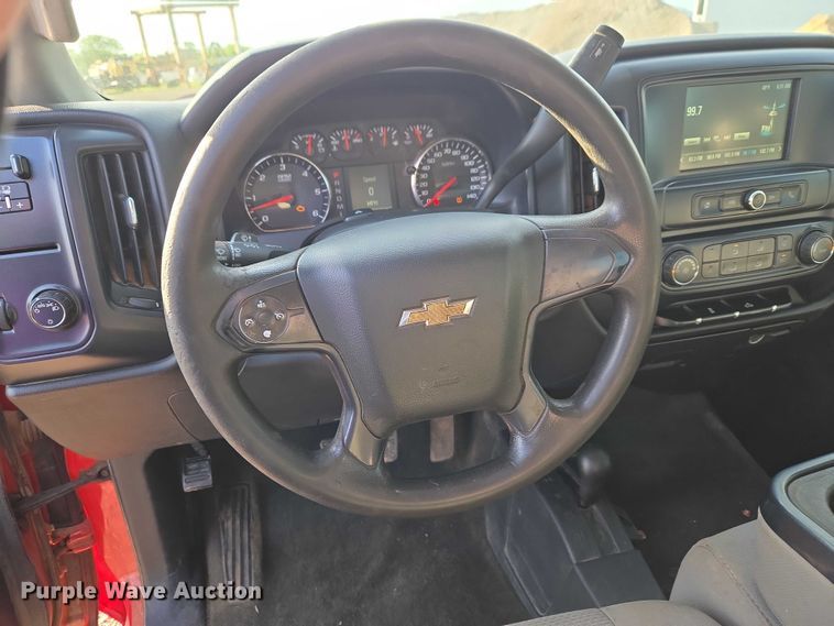image for item ET5072 2016 Chevrolet Silverado 2500HD Ext. Cab pickup truck