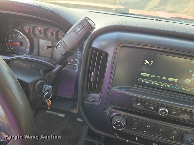 image for item ET5072 2016 Chevrolet Silverado 2500HD Ext. Cab pickup truck