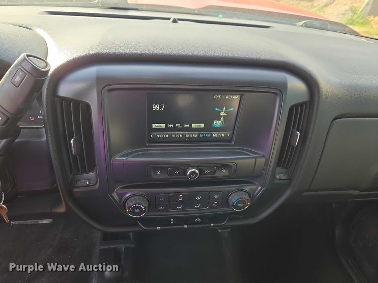 image for item ET5072 2016 Chevrolet Silverado 2500HD Ext. Cab pickup truck