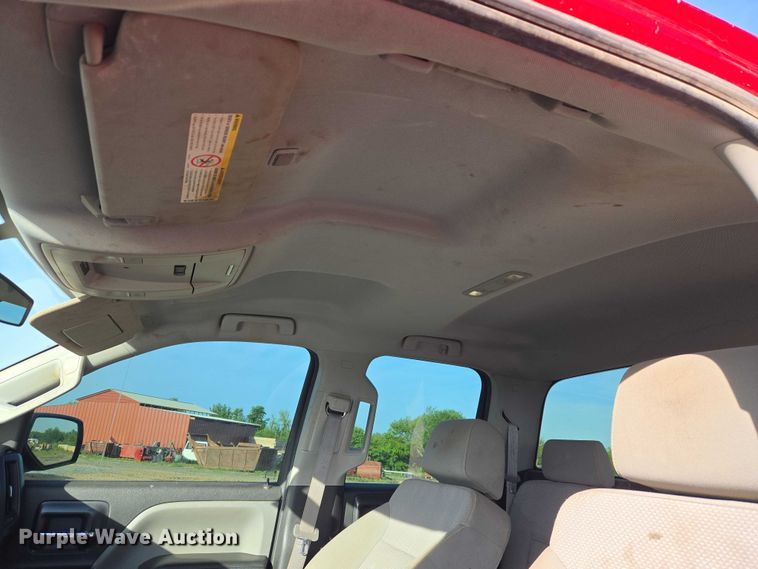 image for item ET5072 2016 Chevrolet Silverado 2500HD Ext. Cab pickup truck