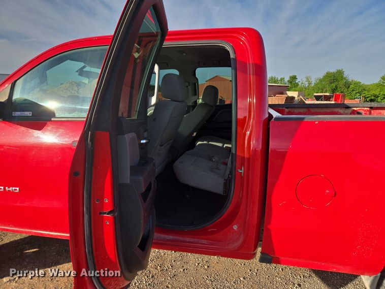 image for item ET5072 2016 Chevrolet Silverado 2500HD Ext. Cab pickup truck