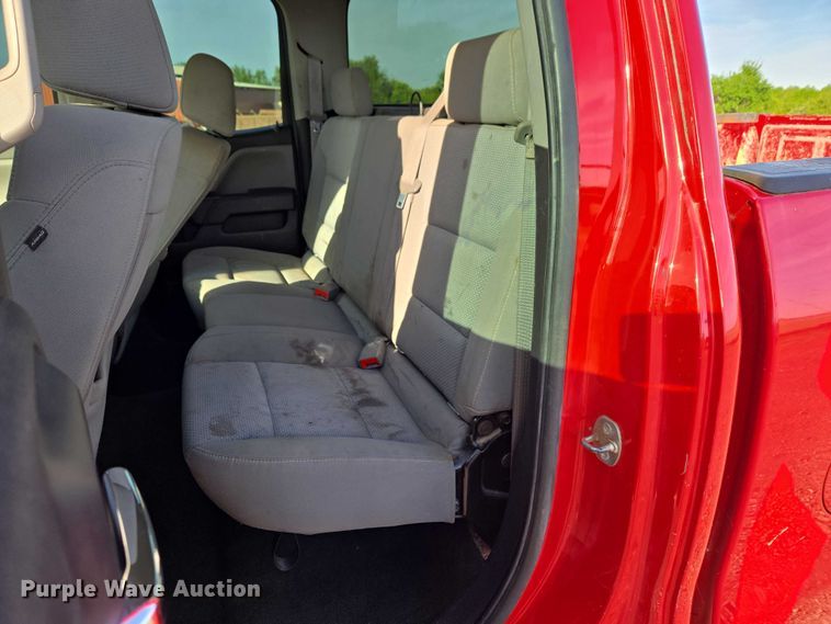 image for item ET5072 2016 Chevrolet Silverado 2500HD Ext. Cab pickup truck