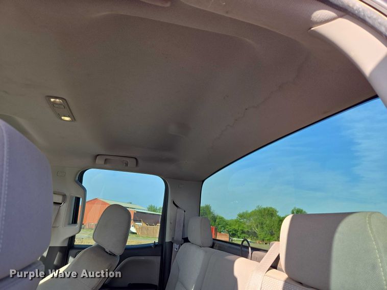 image for item ET5072 2016 Chevrolet Silverado 2500HD Ext. Cab pickup truck