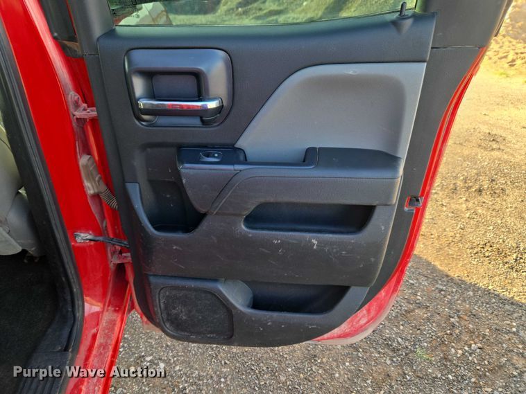 image for item ET5072 2016 Chevrolet Silverado 2500HD Ext. Cab pickup truck