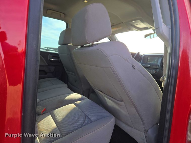 image for item ET5072 2016 Chevrolet Silverado 2500HD Ext. Cab pickup truck