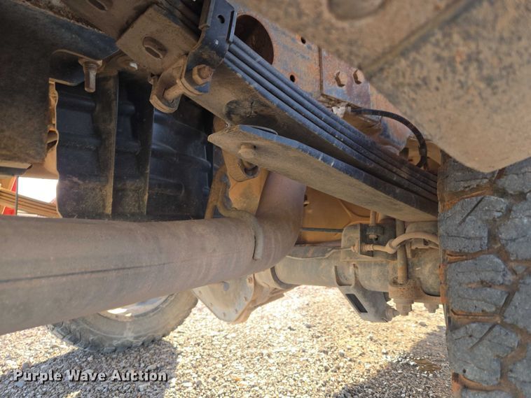 image for item ET5072 2016 Chevrolet Silverado 2500HD Ext. Cab pickup truck