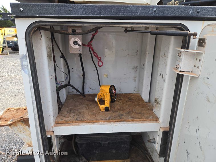 image for item ET5073 2021 Ford F350 Super Duty XL Ext. Cab utility bed pickup truck