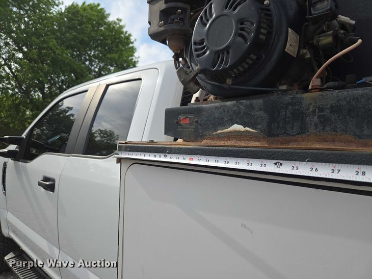 image for item ET5073 2021 Ford F350 Super Duty XL Ext. Cab utility bed pickup truck