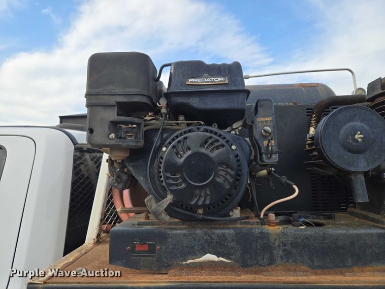 image for item ET5073 2021 Ford F350 Super Duty XL Ext. Cab utility bed pickup truck