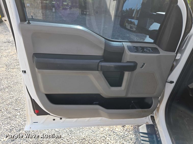 image for item ET5073 2021 Ford F350 Super Duty XL Ext. Cab utility bed pickup truck