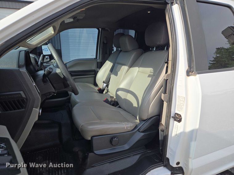 image for item ET5073 2021 Ford F350 Super Duty XL Ext. Cab utility bed pickup truck