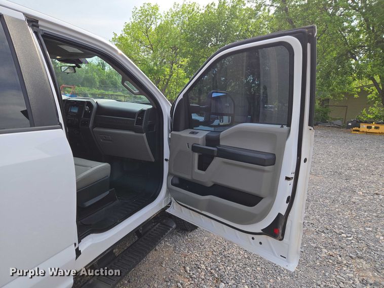 image for item ET5073 2021 Ford F350 Super Duty XL Ext. Cab utility bed pickup truck