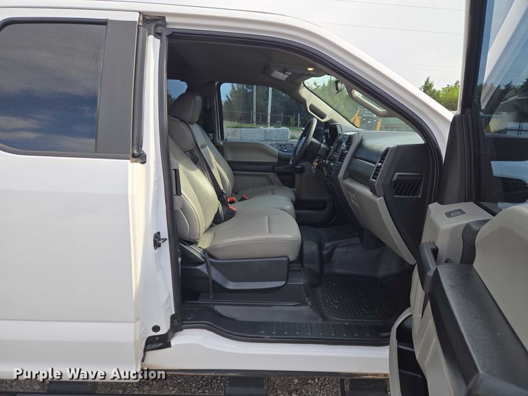 image for item ET5073 2021 Ford F350 Super Duty XL Ext. Cab utility bed pickup truck