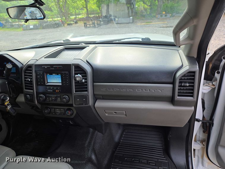 image for item ET5073 2021 Ford F350 Super Duty XL Ext. Cab utility bed pickup truck