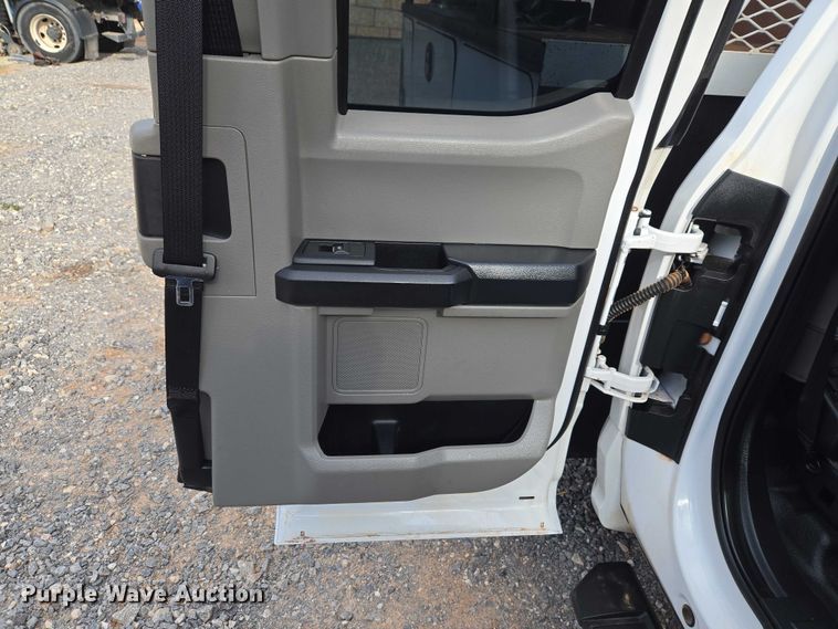 image for item ET5073 2021 Ford F350 Super Duty XL Ext. Cab utility bed pickup truck