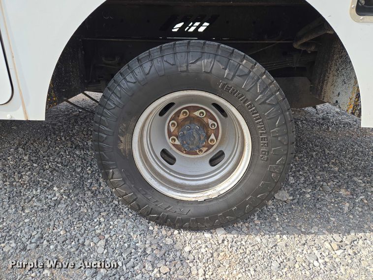 image for item ET5073 2021 Ford F350 Super Duty XL Ext. Cab utility bed pickup truck