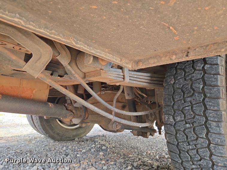 image for item ET5073 2021 Ford F350 Super Duty XL Ext. Cab utility bed pickup truck