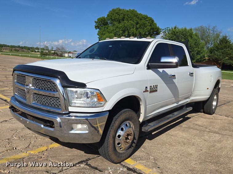 image for item ET5084 2014 RAM 3500 Crew Cab pickup truck