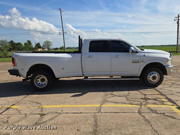 image for item ET5084 2014 RAM 3500 Crew Cab pickup truck