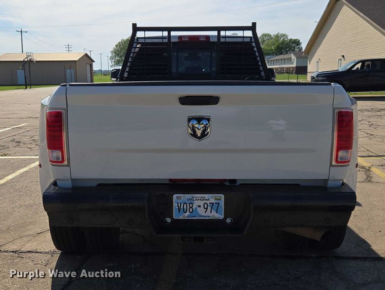 image for item ET5084 2014 RAM 3500 Crew Cab pickup truck