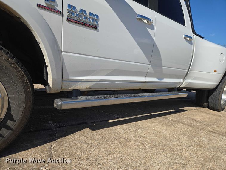 image for item ET5084 2014 RAM 3500 Crew Cab pickup truck