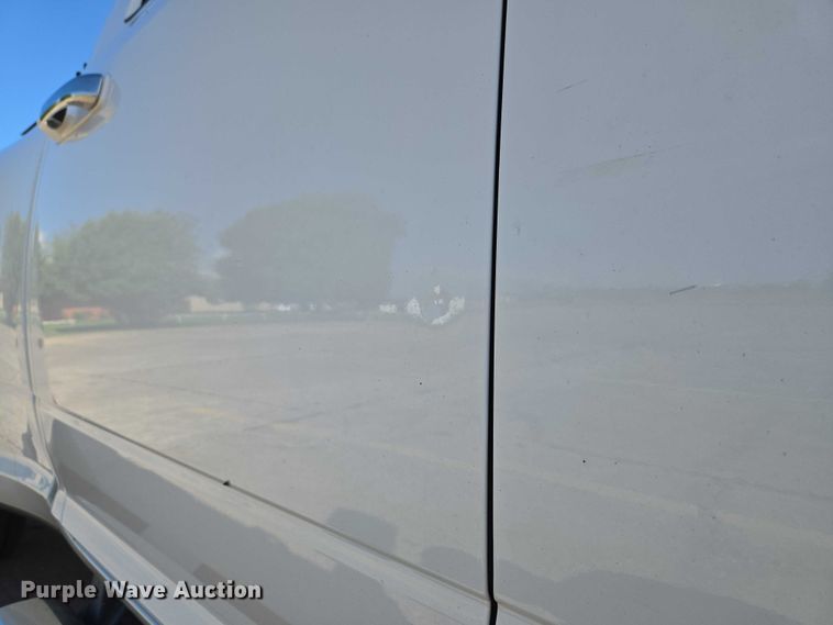 image for item ET5084 2014 RAM 3500 Crew Cab pickup truck