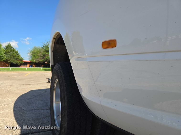 image for item ET5084 2014 RAM 3500 Crew Cab pickup truck