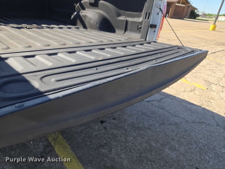 image for item ET5084 2014 RAM 3500 Crew Cab pickup truck