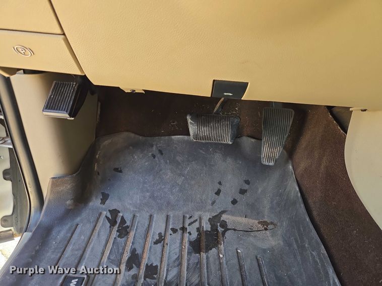 image for item ET5084 2014 RAM 3500 Crew Cab pickup truck