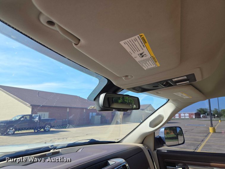 image for item ET5084 2014 RAM 3500 Crew Cab pickup truck