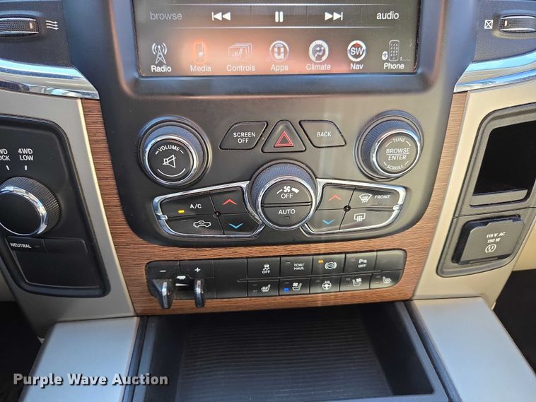 image for item ET5084 2014 RAM 3500 Crew Cab pickup truck