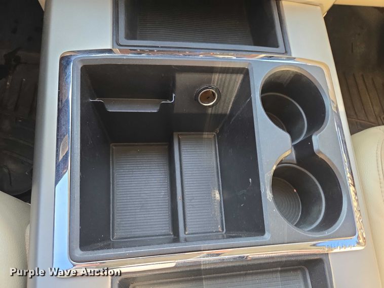 image for item ET5084 2014 RAM 3500 Crew Cab pickup truck