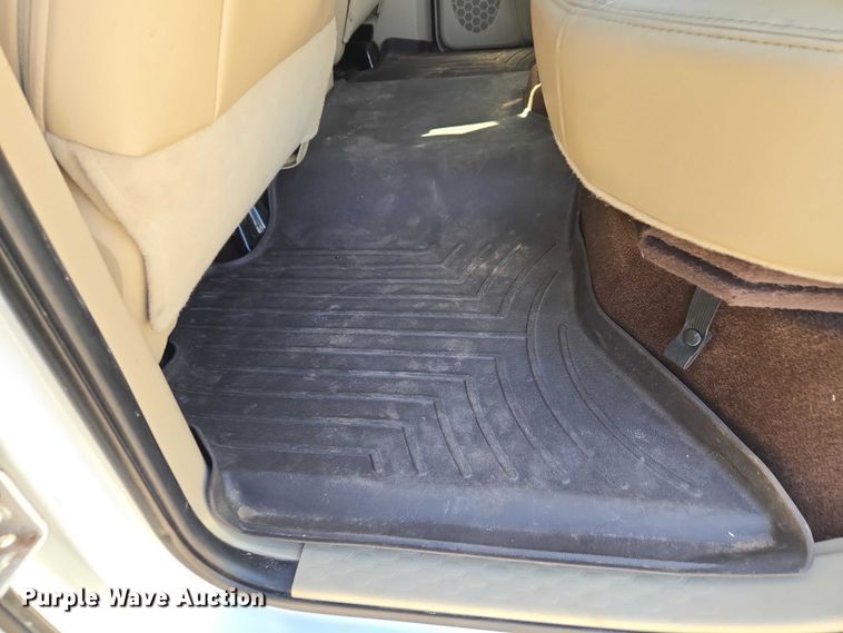 image for item ET5084 2014 RAM 3500 Crew Cab pickup truck