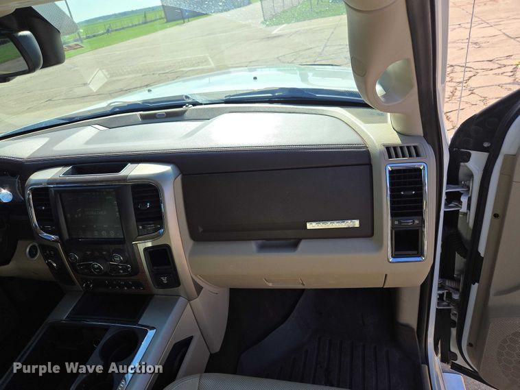 image for item ET5084 2014 RAM 3500 Crew Cab pickup truck