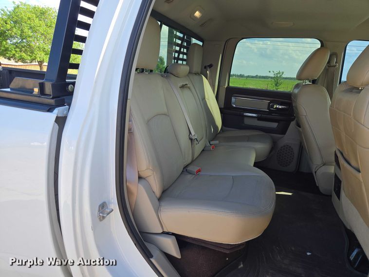 image for item ET5084 2014 RAM 3500 Crew Cab pickup truck