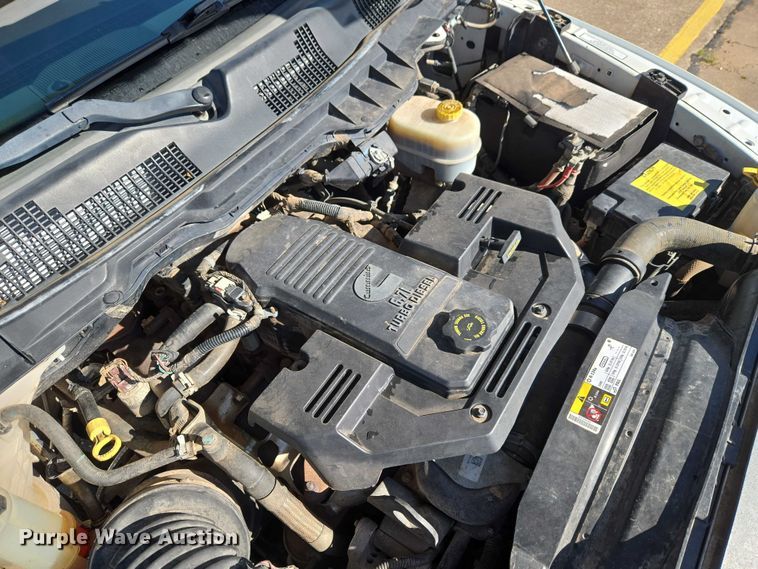 image for item ET5084 2014 RAM 3500 Crew Cab pickup truck