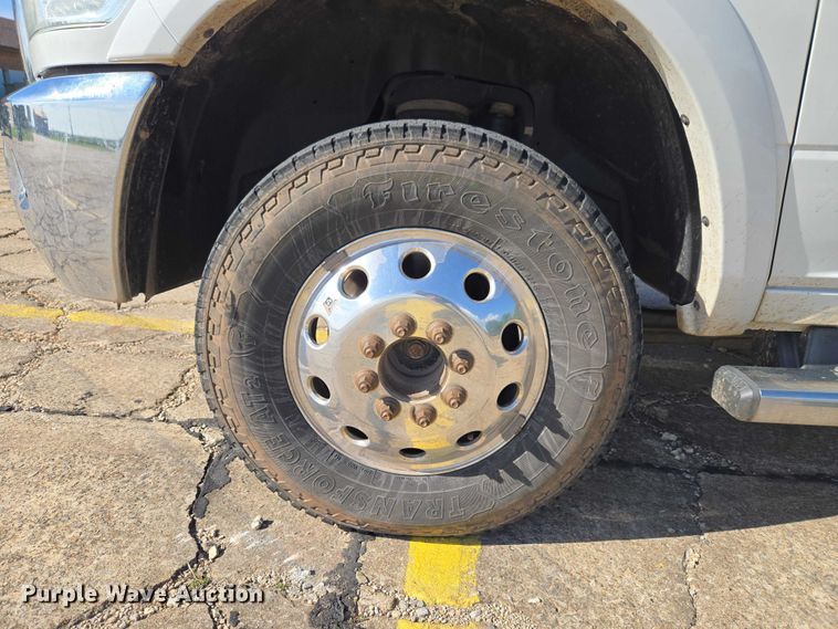 image for item ET5084 2014 RAM 3500 Crew Cab pickup truck