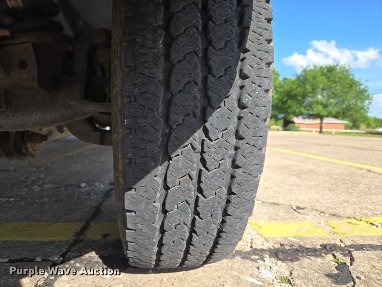 image for item ET5084 2014 RAM 3500 Crew Cab pickup truck