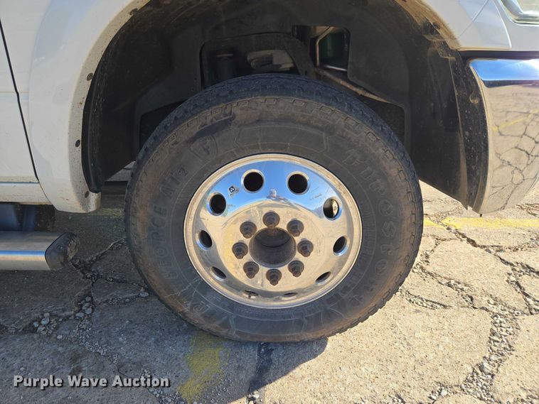 image for item ET5084 2014 RAM 3500 Crew Cab pickup truck