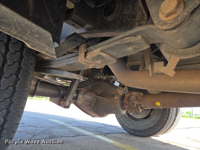 image for item ET5084 2014 RAM 3500 Crew Cab pickup truck