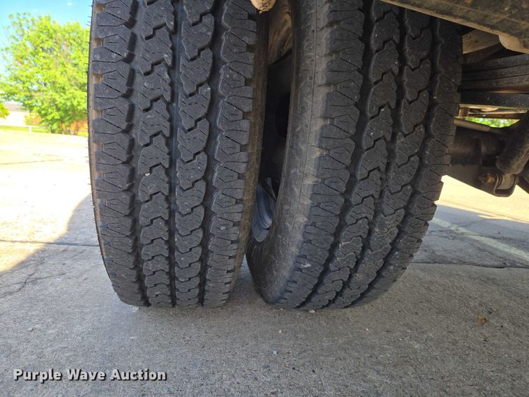 image for item ET5084 2014 RAM 3500 Crew Cab pickup truck