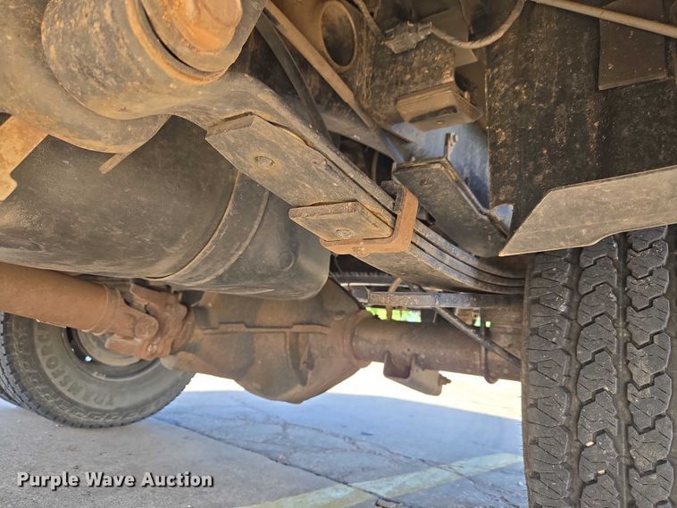 image for item ET5084 2014 RAM 3500 Crew Cab pickup truck