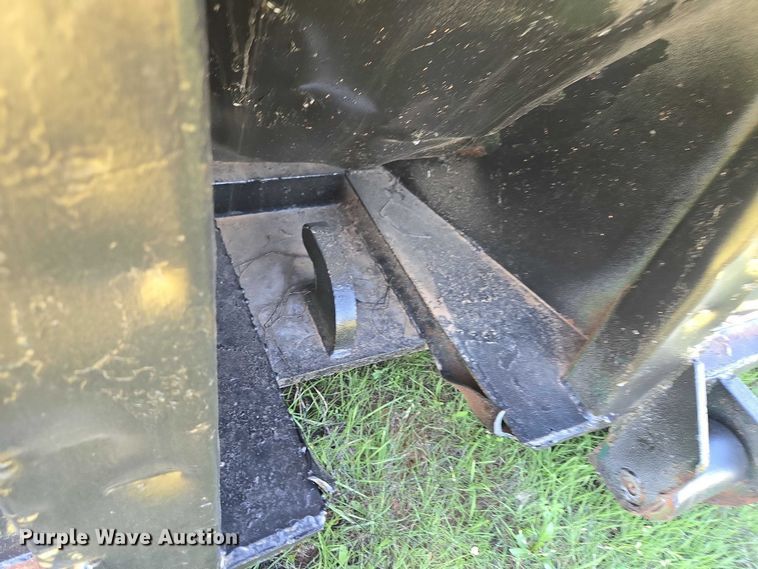 image for item ET5086 Roll-off dumpster