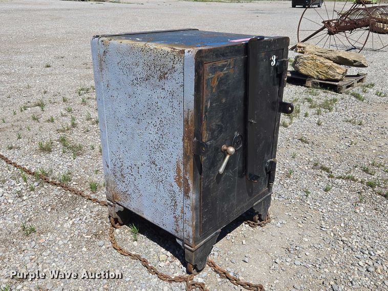 image for item ET5089 Safe