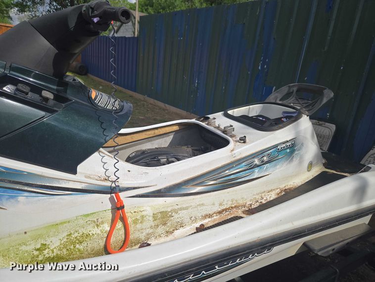 image for item ET5099 2001 Yamaha Wave Runner XL 800 personal watercraft