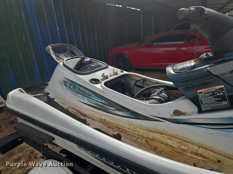 image for item ET5099 2001 Yamaha Wave Runner XL 800 personal watercraft