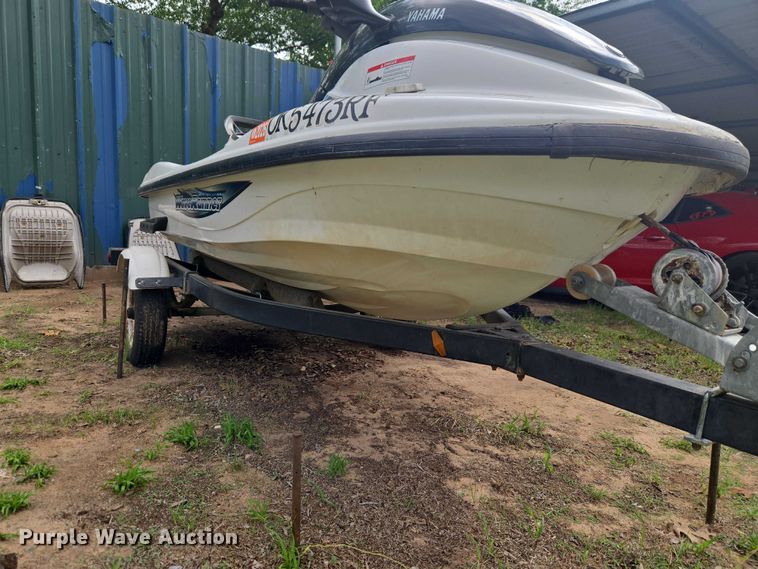 image for item ET5099 2001 Yamaha Wave Runner XL 800 personal watercraft