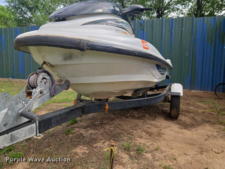 image for item ET5099 2001 Yamaha Wave Runner XL 800 personal watercraft